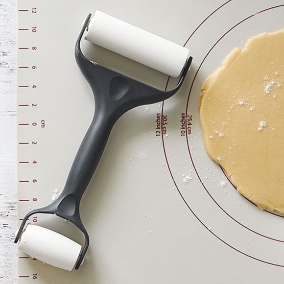 NEW~PAMPERED CHEF~Baker's Roller - Picture 1 of 1